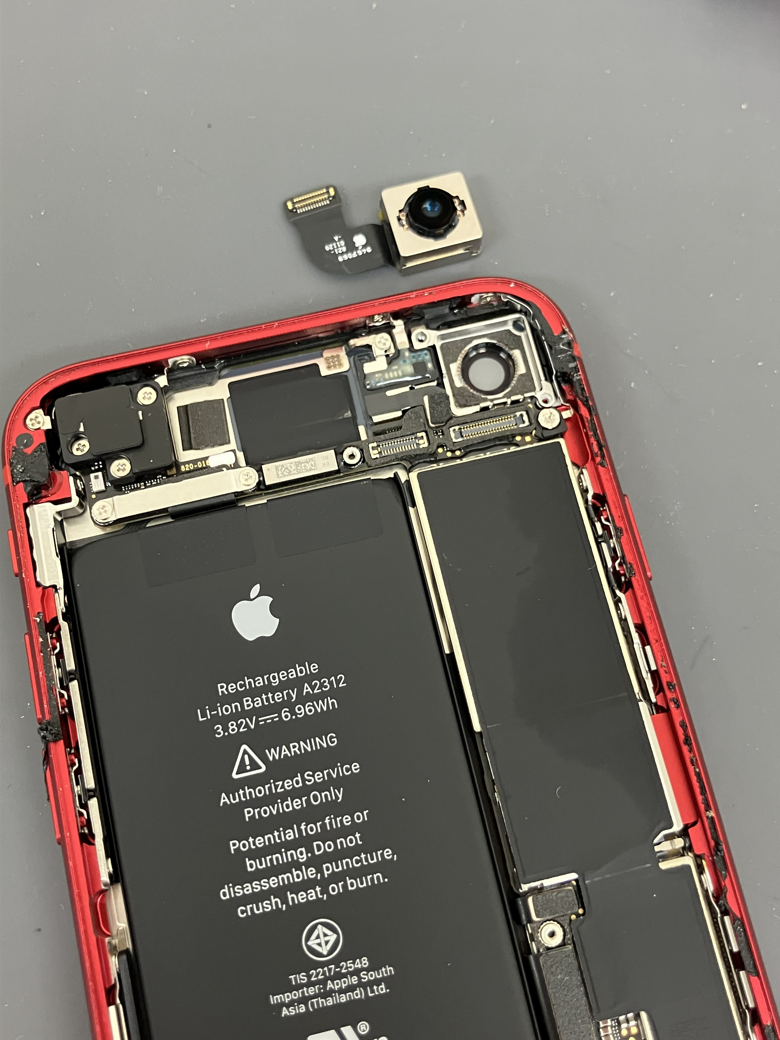 Apple iPhone SE2 本体 128GB 外カメラ故障 豊橋市でiPhoneSE2のアウトカメラ交換】カメラが真っ暗で映らない症状